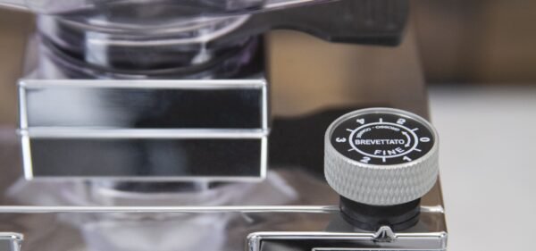 Eureka Mignon Magnifico Coffee Grinder in Matte Black - Image 13