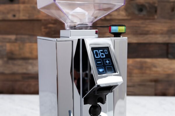 Eureka Mignon Perfetto Coffee Grinder in Chrome - Image 10