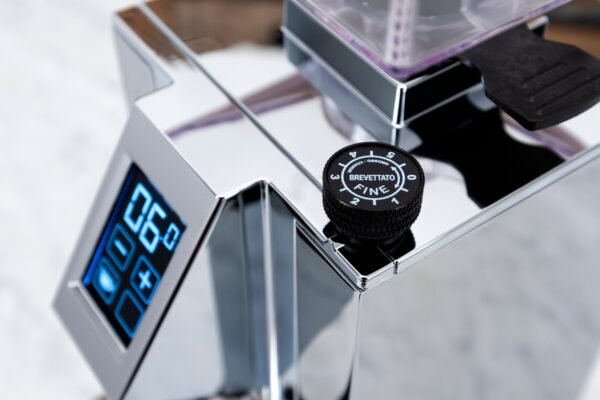 Eureka Mignon Specialita Espresso Grinder in Chrome - Image 11
