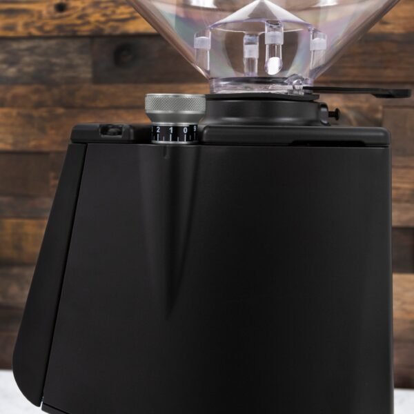 Eureka Atom Specialty 65 Espresso Grinder in Black - Image 8