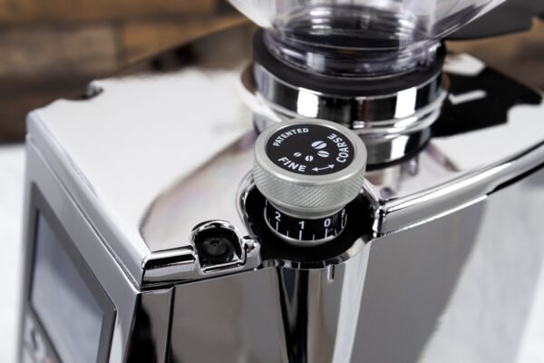 Eureka Atom Specialty 65 in Espresso Grinder Chrome - Image 12